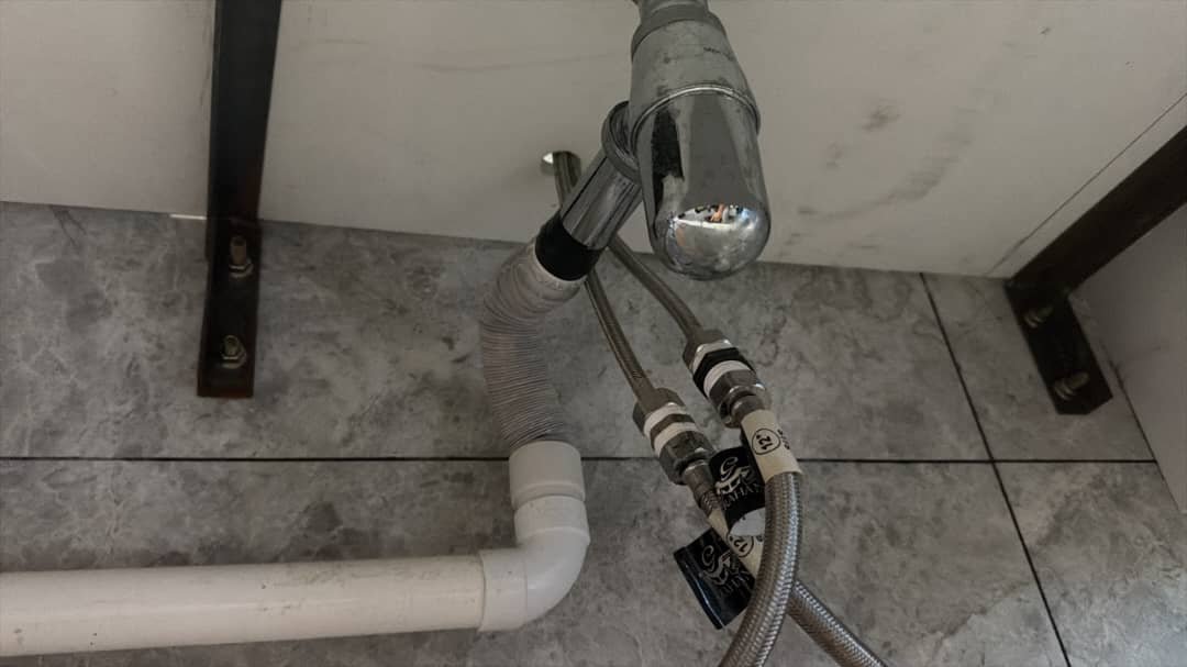 Basin water supply pipe repair